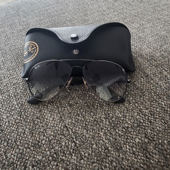 Ray Ban Aviator Gradient Sunglasses - Picture 3 of 3